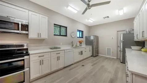 5027 Kestral Park Sarasota FL 34231