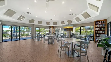 5027 Kestral Park Sarasota FL 34231