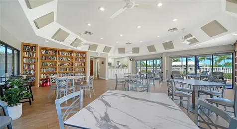 5027 Kestral Park Sarasota FL 34231