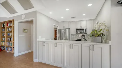 5027 Kestral Park Sarasota FL 34231