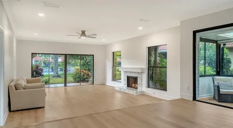 5027 Kestral Park Sarasota FL 34231