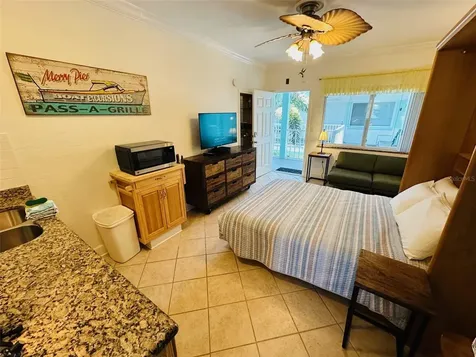 709 Gulf Way St Pete Beach FL 33706