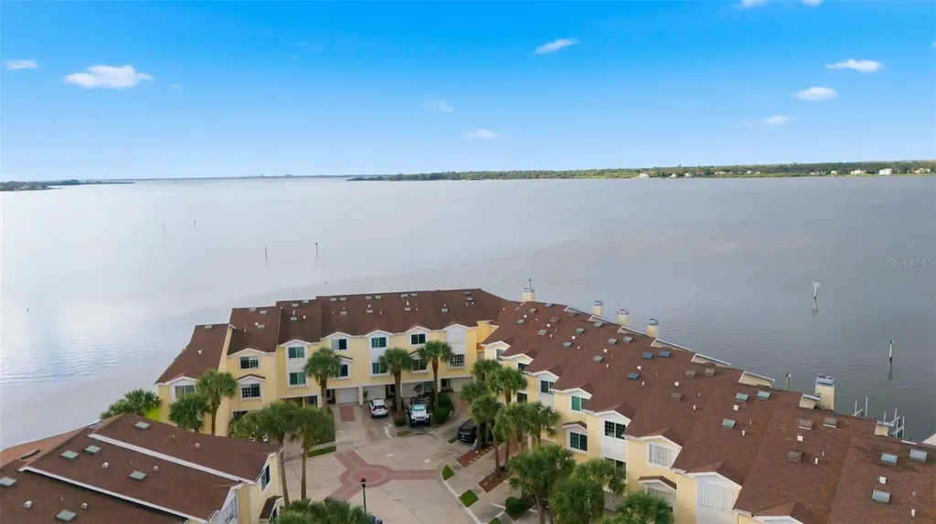140 Brent Circle Oldsmar FL 34677