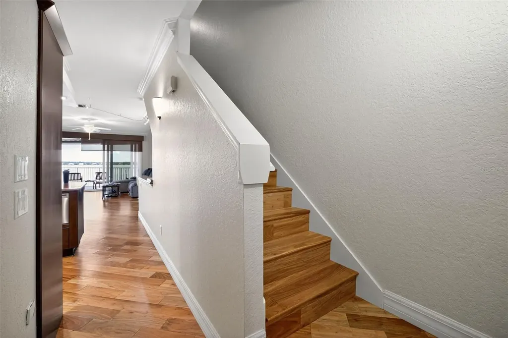 140 Brent Circle Oldsmar FL 34677