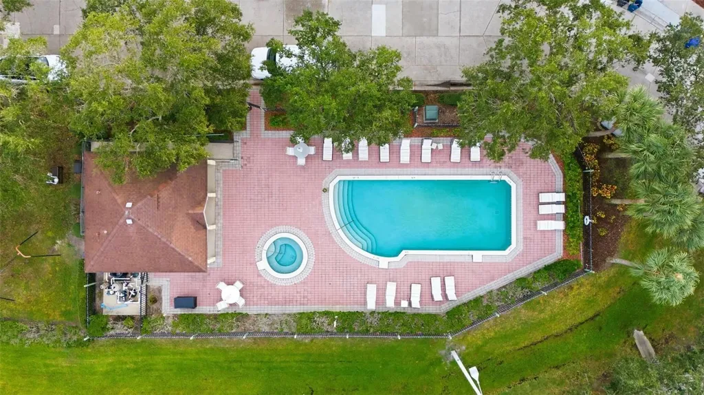 140 Brent Circle Oldsmar FL 34677