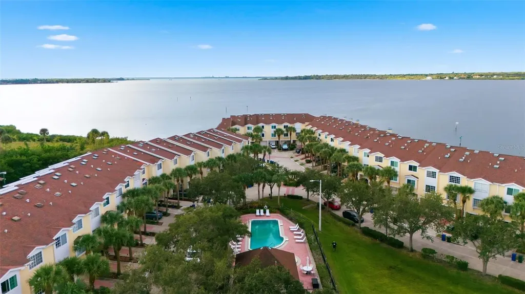 140 Brent Circle Oldsmar FL 34677