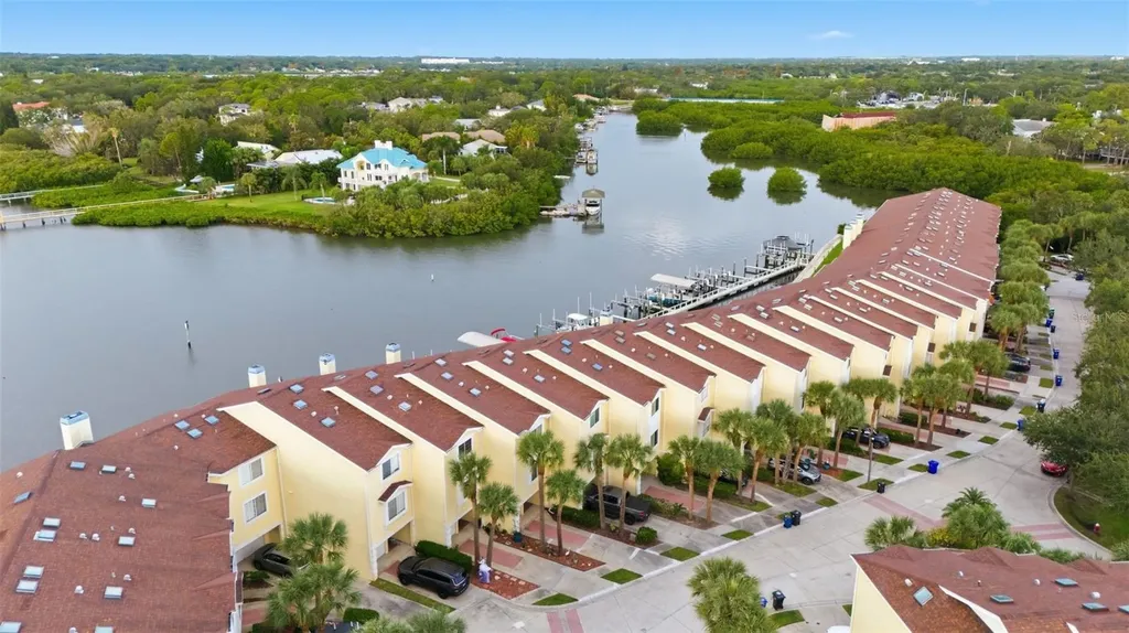 140 Brent Circle Oldsmar FL 34677