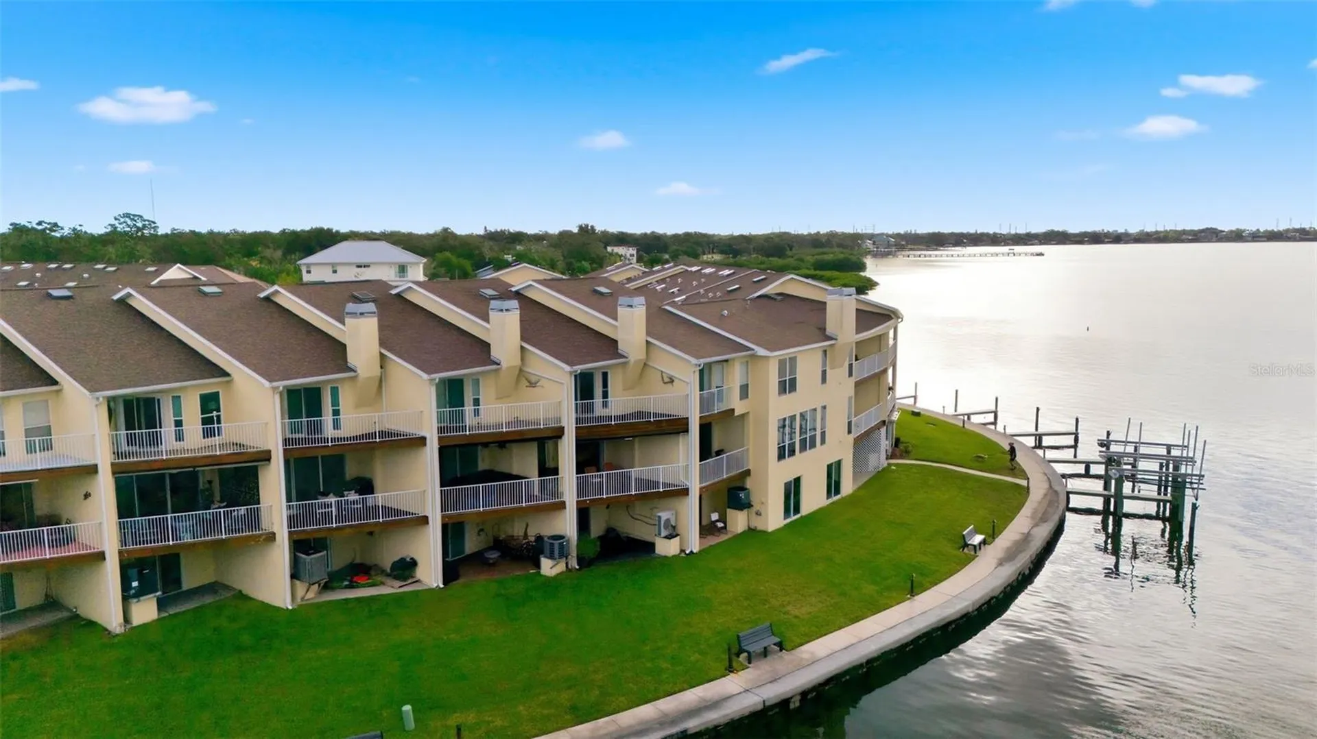 140 Brent Circle Oldsmar FL 34677