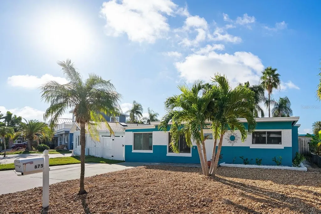 675 182nd Avenue E Redington Shores FL 33708
