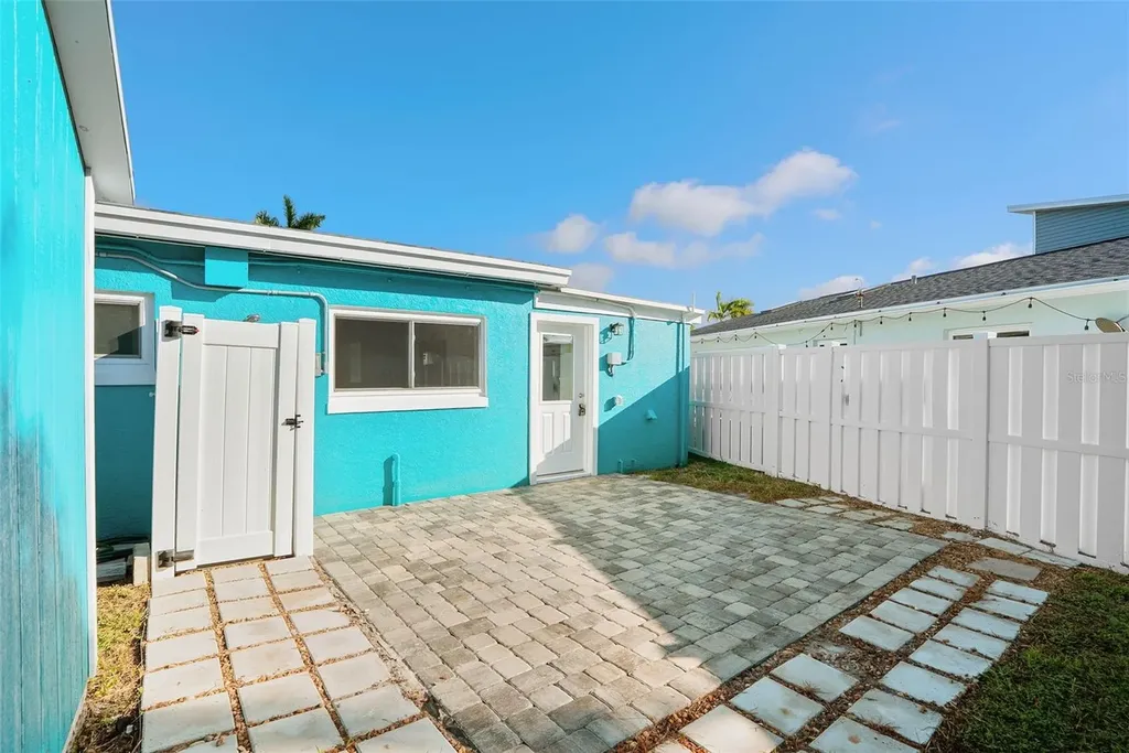 675 182nd Avenue E Redington Shores FL 33708