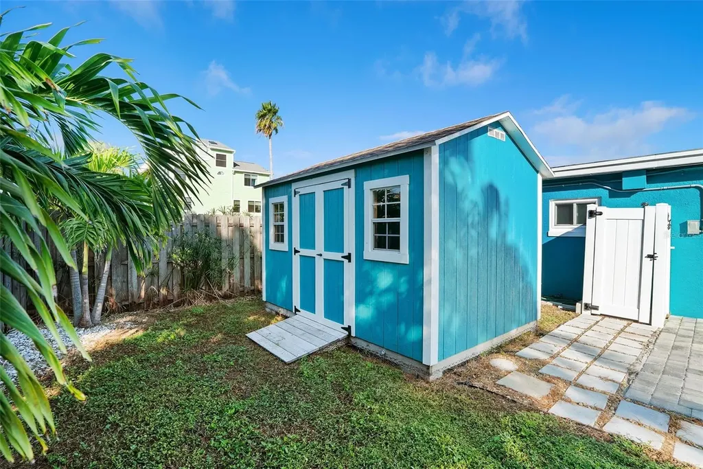 675 182nd Avenue E Redington Shores FL 33708