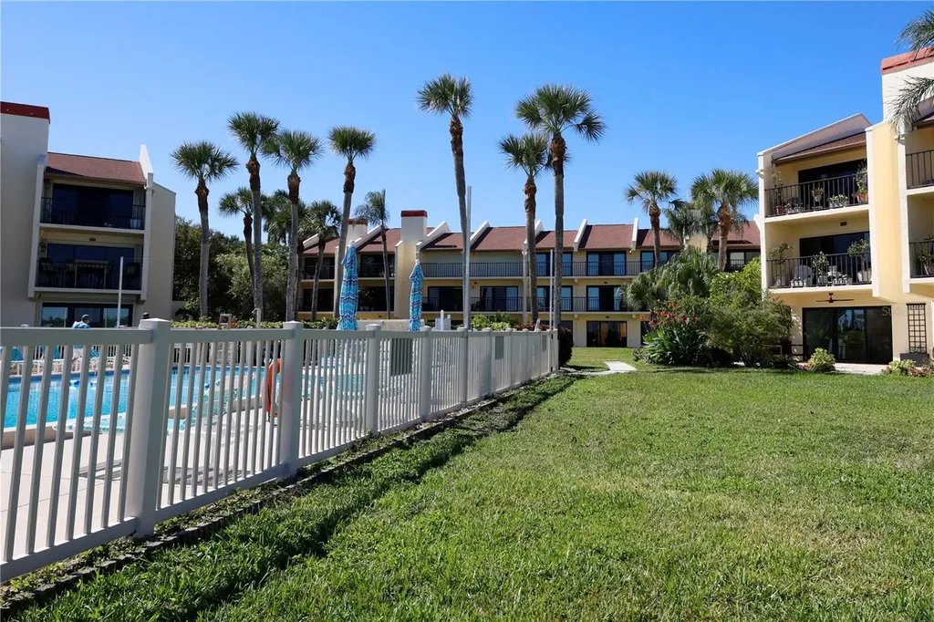 7510 Sunshine Skyway Lane S St Petersburg FL 33711