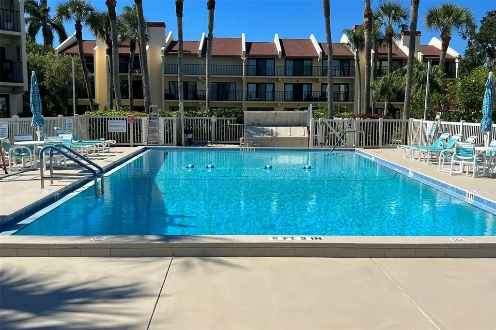 7510 Sunshine Skyway Lane S St Petersburg FL 33711