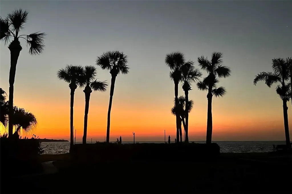 7510 Sunshine Skyway Lane S St Petersburg FL 33711