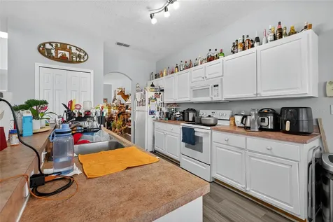 1202 Cumbrian Lakes Court Kissimmee FL 34746