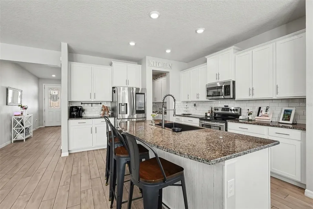 33135 Sand Creek Drive Wesley Chapel FL 33543