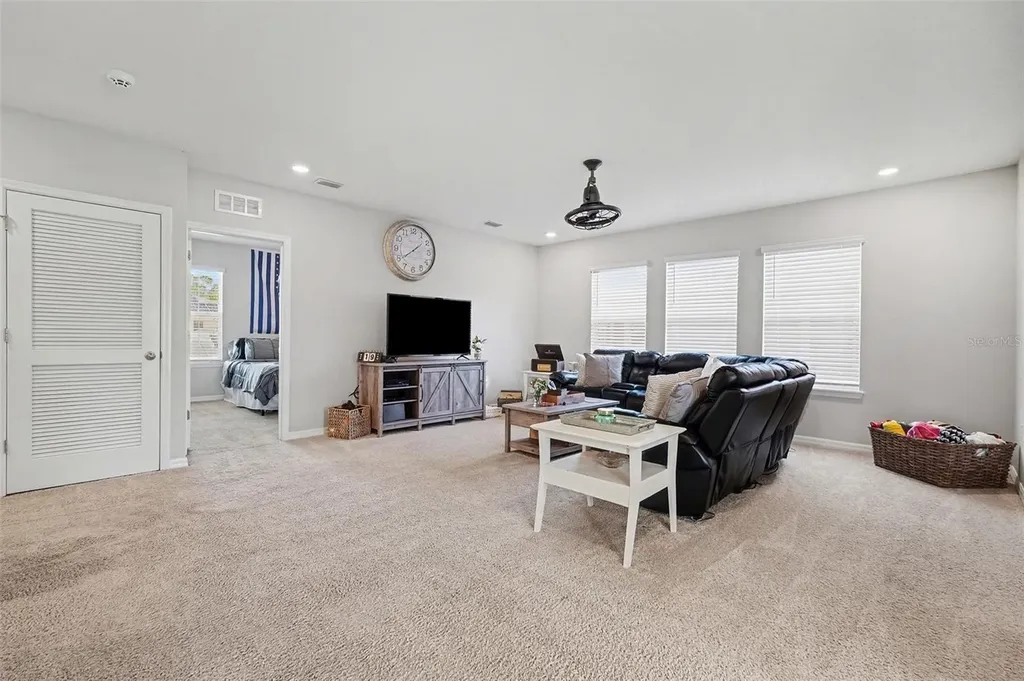 33135 Sand Creek Drive Wesley Chapel FL 33543