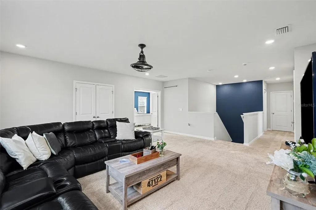 33135 Sand Creek Drive Wesley Chapel FL 33543