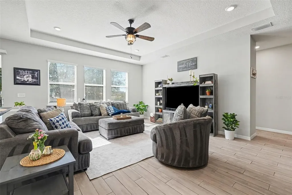 33135 Sand Creek Drive Wesley Chapel FL 33543