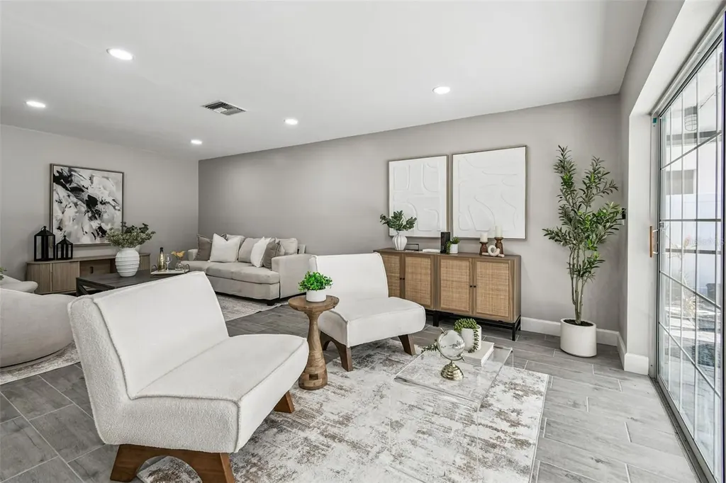 2 S Treasure Drive Tampa FL 33609