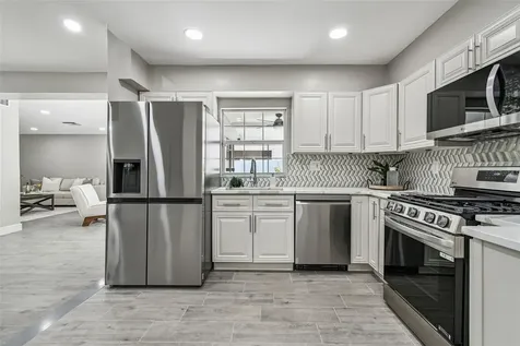 2 S Treasure Drive Tampa FL 33609