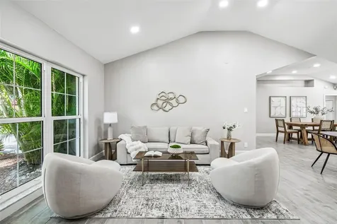 2 S Treasure Drive Tampa FL 33609