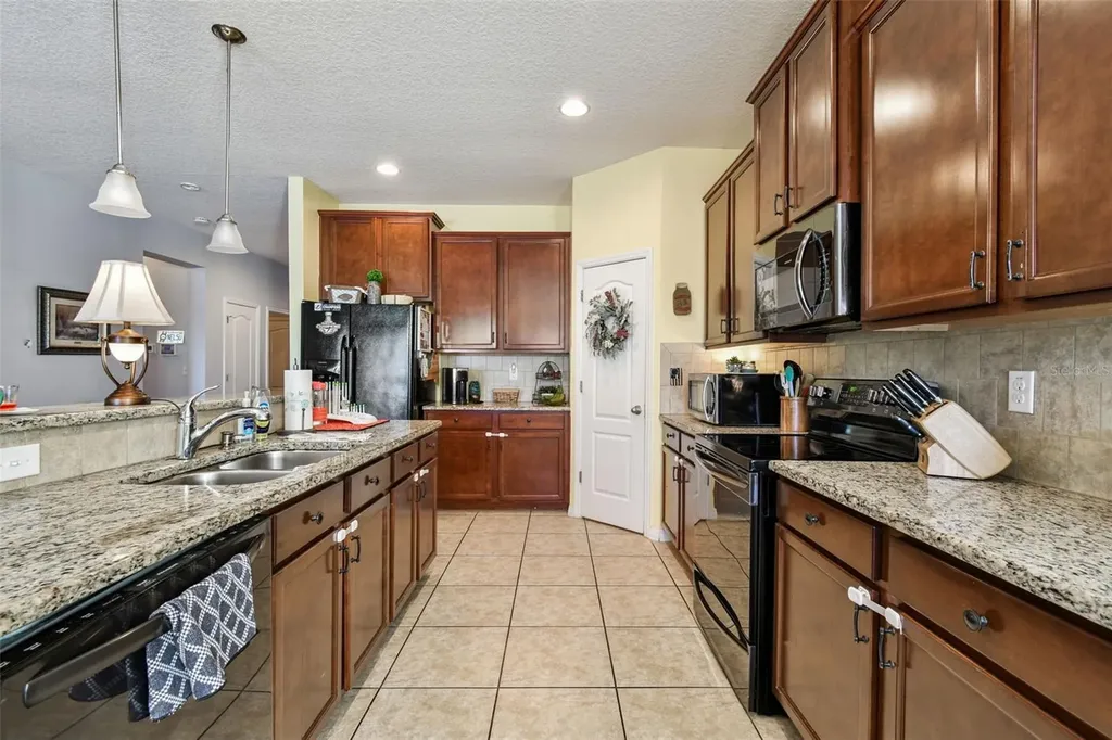 1110 Lauren Manor Loop Ruskin FL 33570