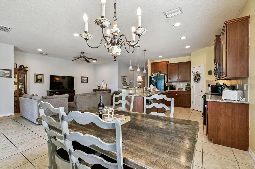 1110 Lauren Manor Loop Ruskin FL 33570