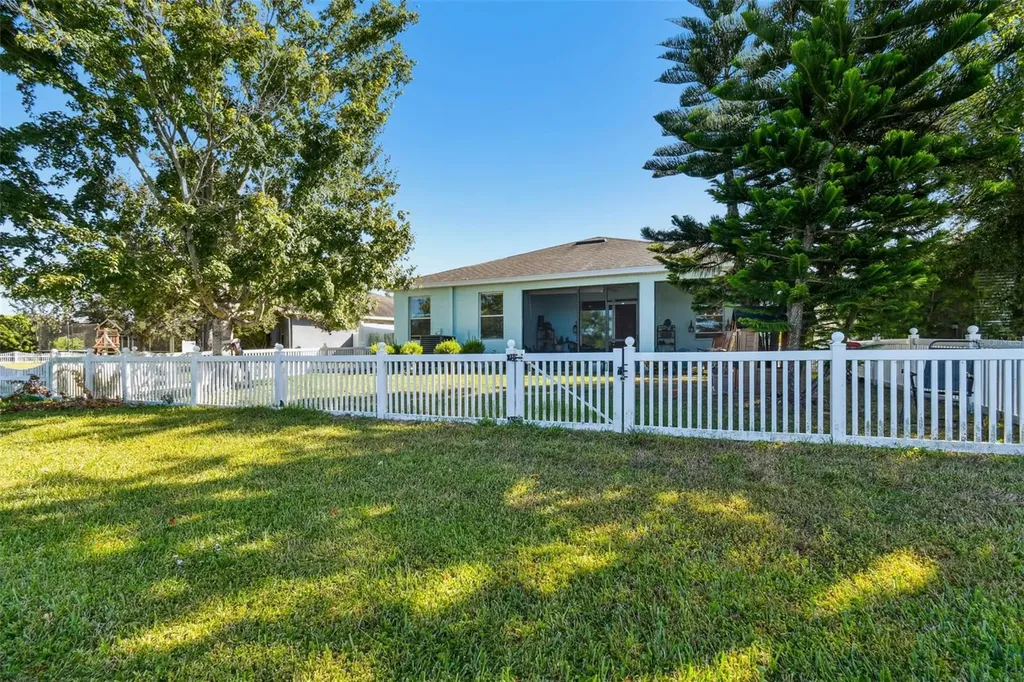 1110 Lauren Manor Loop Ruskin FL 33570