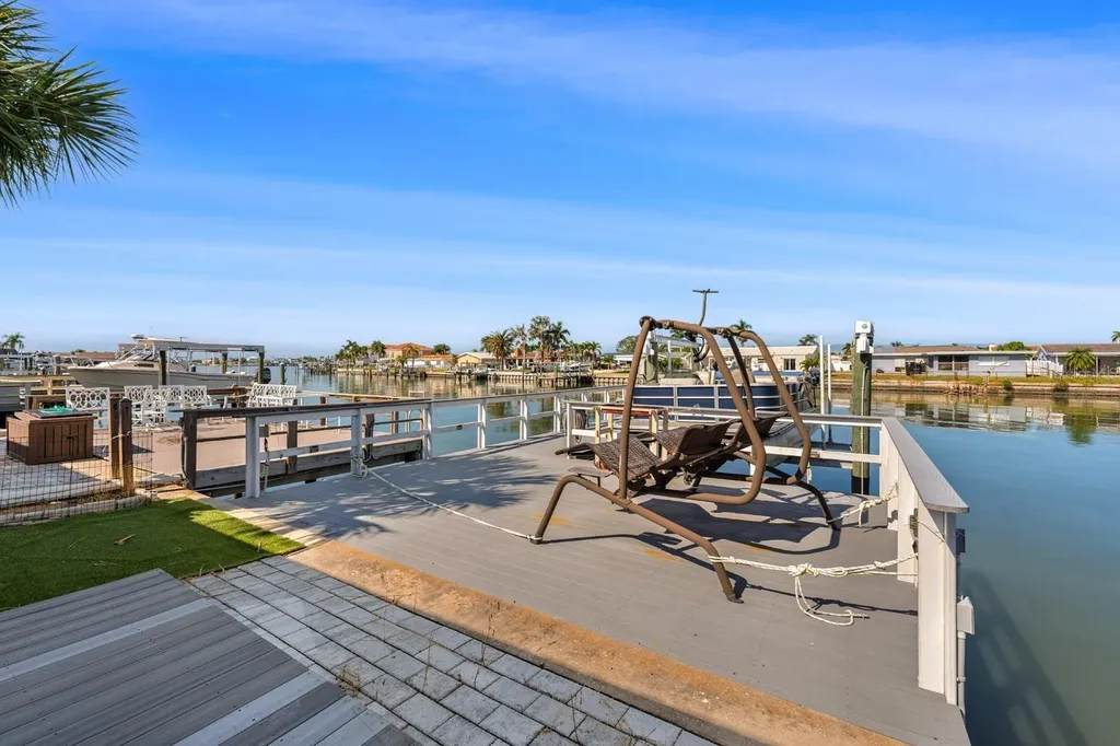 511 Boca Ciega Point Boulevard N St Petersburg FL 33708