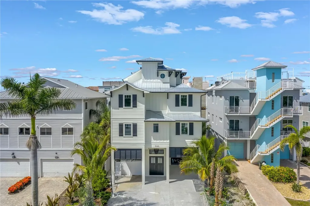 646 Calle Del Otono Sarasota FL 34242