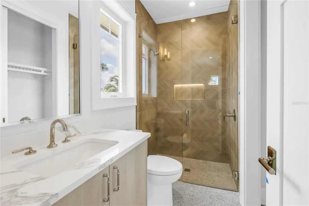 646 Calle Del Otono Sarasota FL 34242
