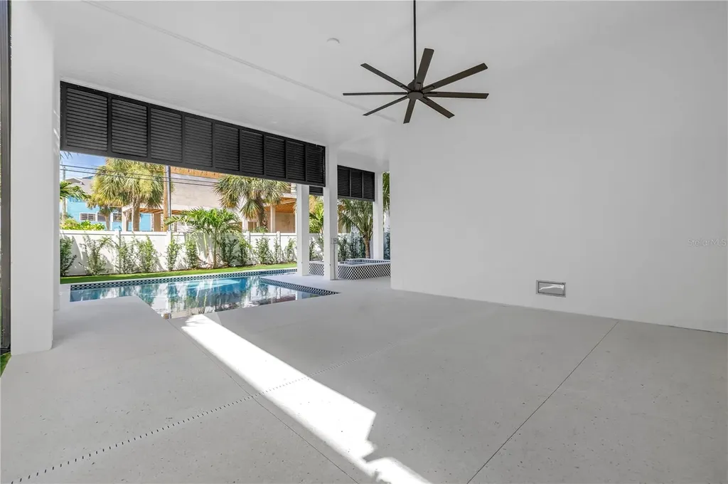 646 Calle Del Otono Sarasota FL 34242