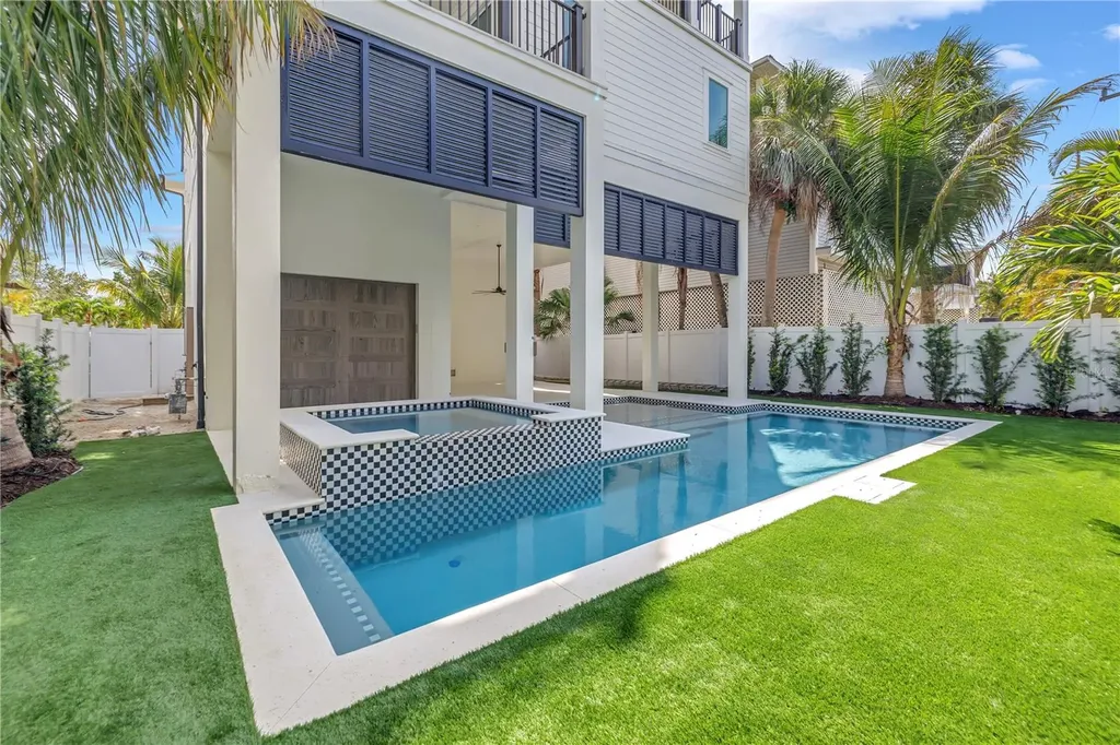 646 Calle Del Otono Sarasota FL 34242