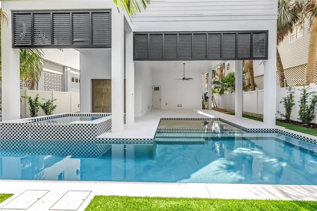 646 Calle Del Otono Sarasota FL 34242