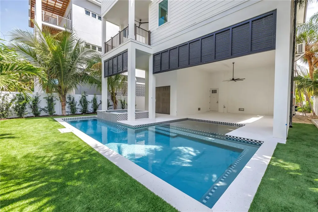 646 Calle Del Otono Sarasota FL 34242