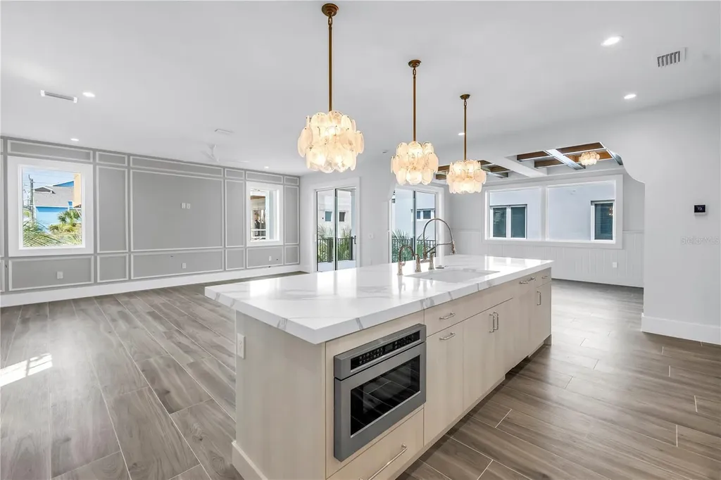646 Calle Del Otono Sarasota FL 34242