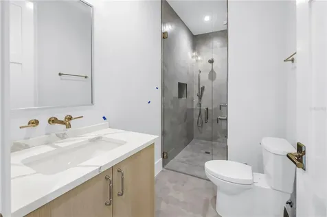 646 Calle Del Otono Sarasota FL 34242