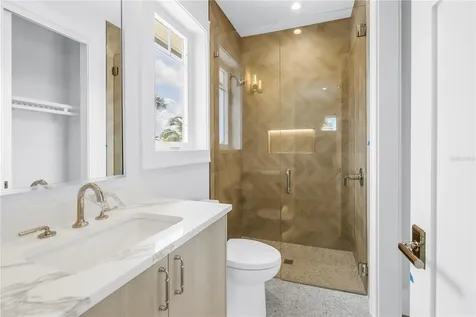646 Calle Del Otono Sarasota FL 34242