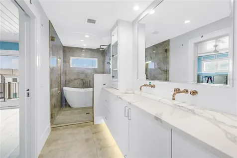 646 Calle Del Otono Sarasota FL 34242