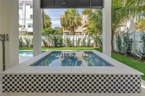 646 Calle Del Otono Sarasota FL 34242