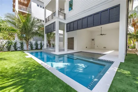 646 Calle Del Otono Sarasota FL 34242