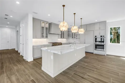 646 Calle Del Otono Sarasota FL 34242