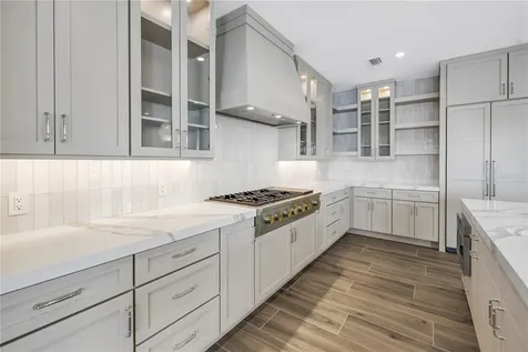 646 Calle Del Otono Sarasota FL 34242