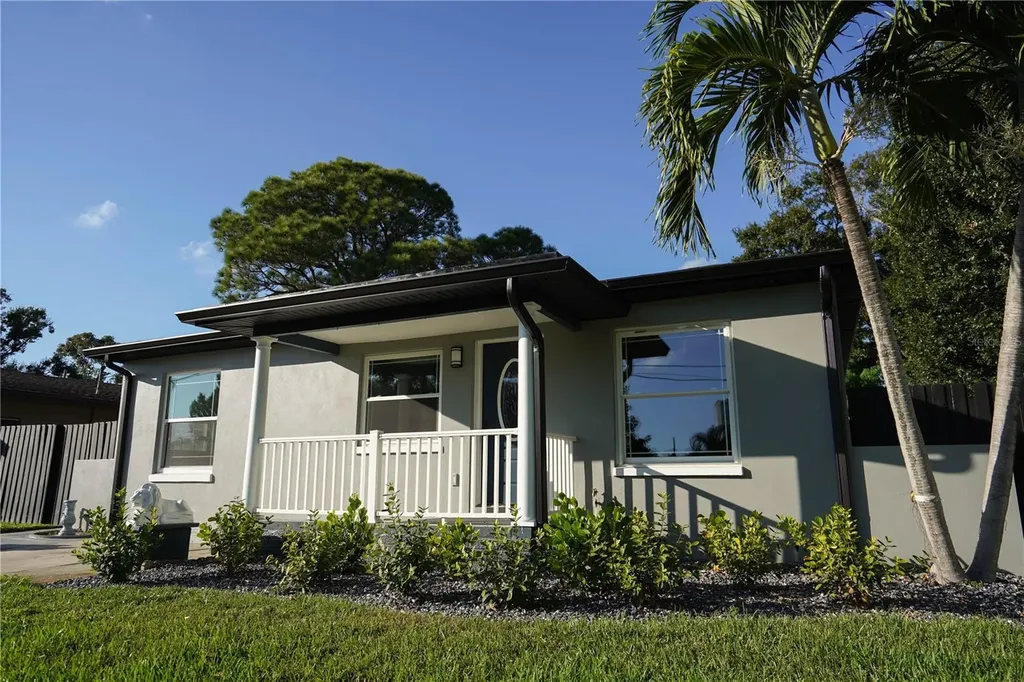 5817 Dartmouth Avenue N St Petersburg FL 33710