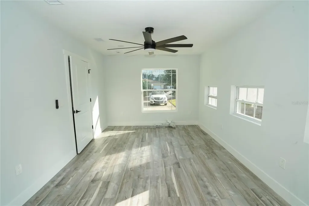 5817 Dartmouth Avenue N St Petersburg FL 33710