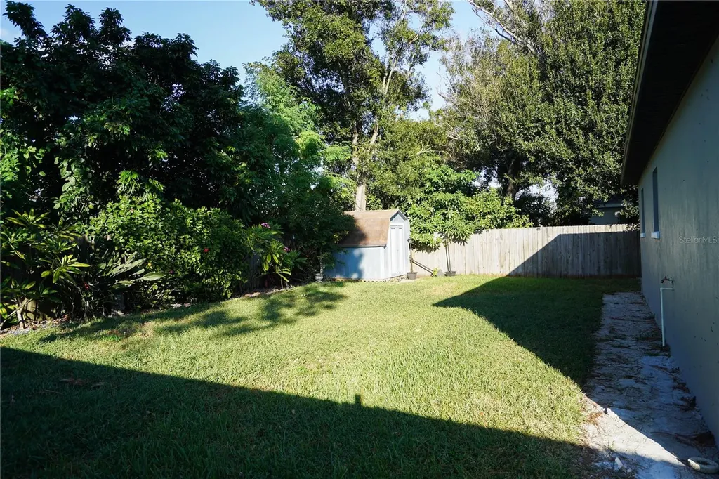 5817 Dartmouth Avenue N St Petersburg FL 33710