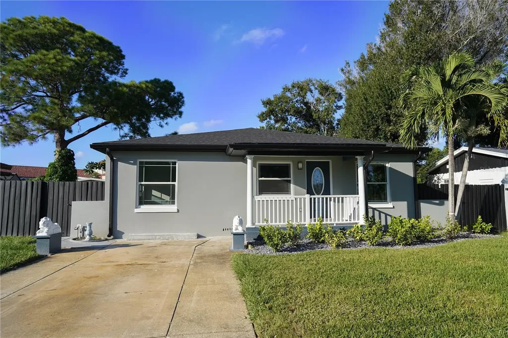 5817 Dartmouth Avenue N St Petersburg FL 33710