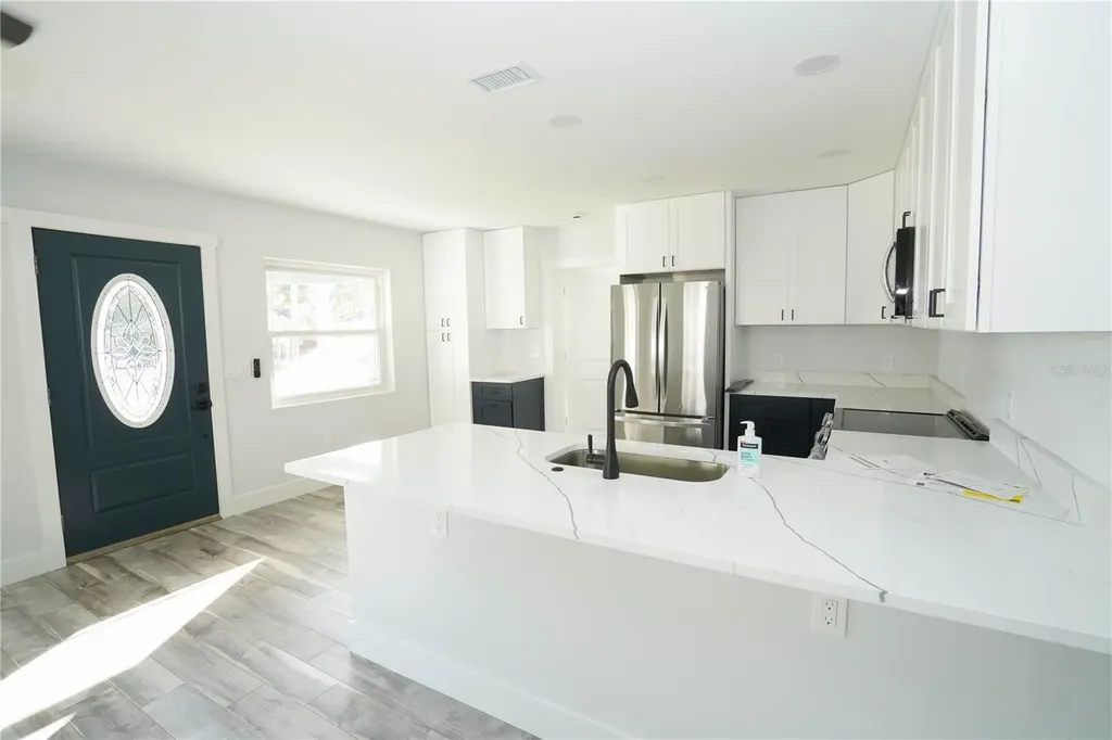 5817 Dartmouth Avenue N St Petersburg FL 33710