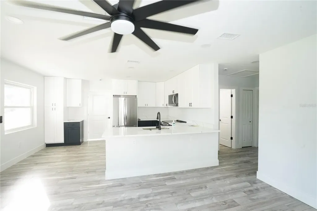 5817 Dartmouth Avenue N St Petersburg FL 33710